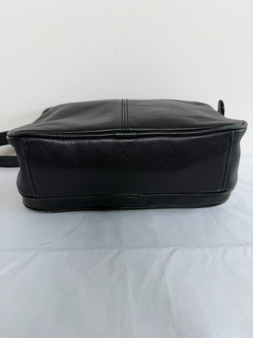 ETIENNE AIGNER Black Leather Crossbody Camera Bag Vintage - Picture 7 of 16